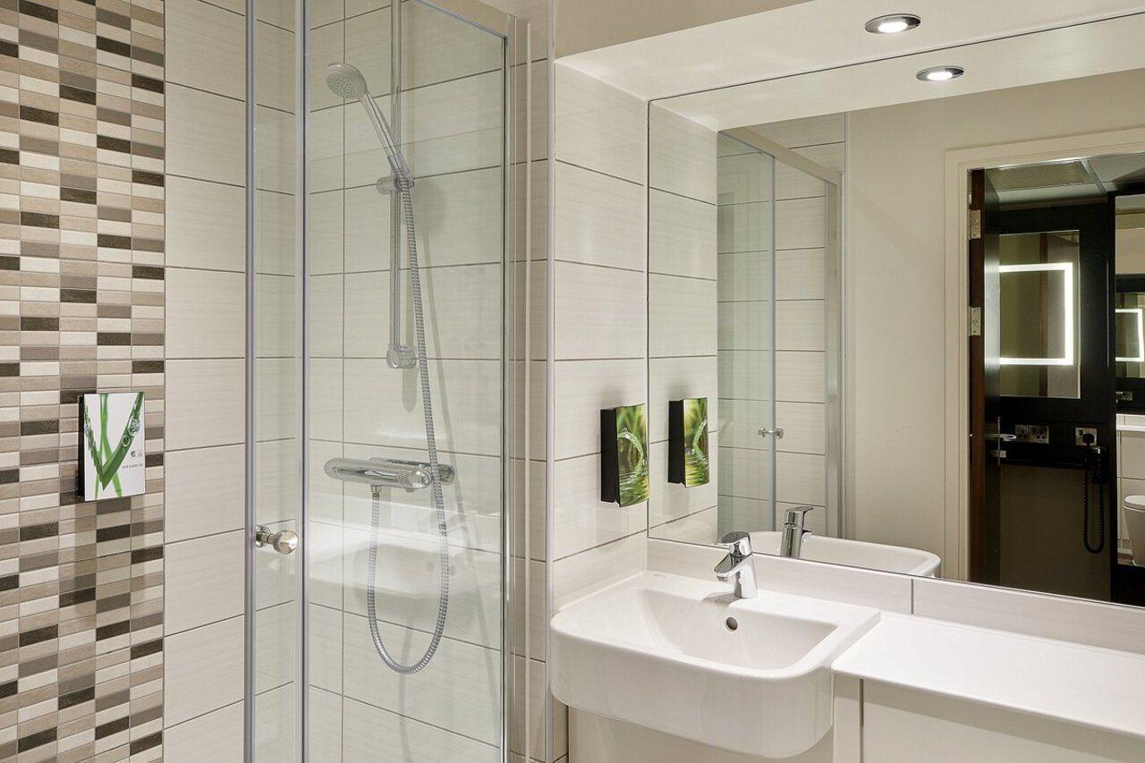 Premier Inn Leeds Headingley ภายนอก รูปภาพ
