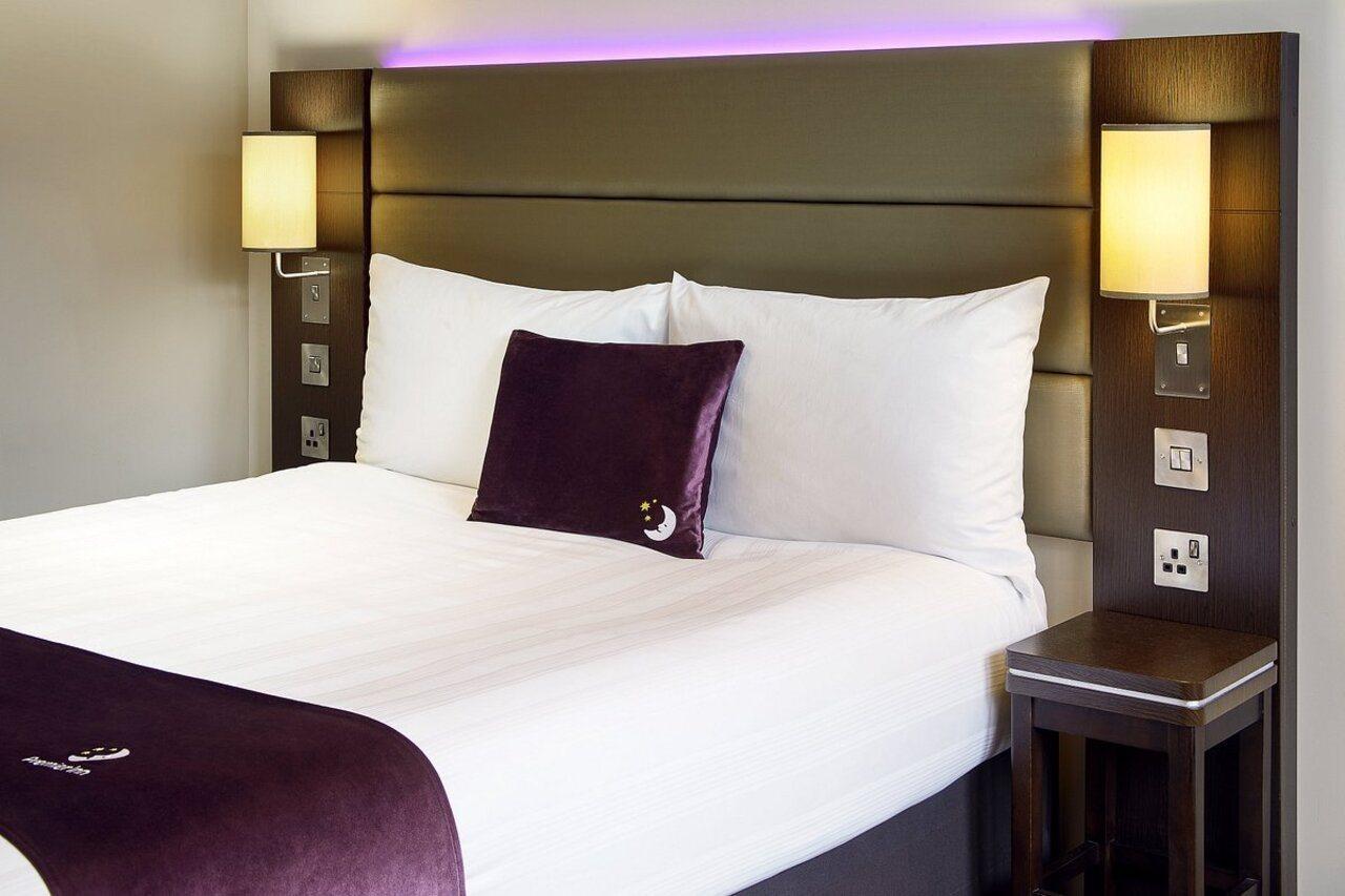 Premier Inn Leeds Headingley ภายนอก รูปภาพ