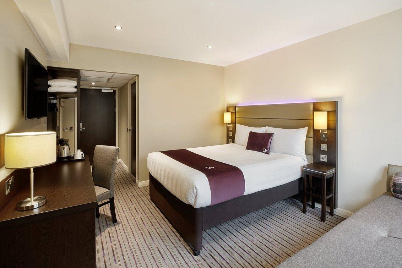 Premier Inn Leeds Headingley ภายนอก รูปภาพ